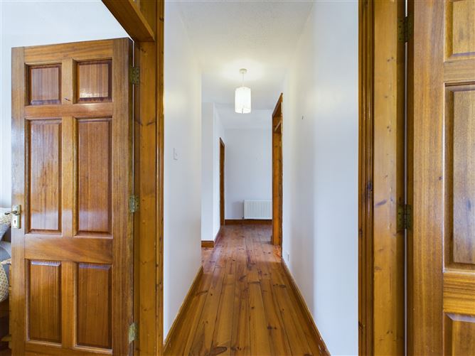 65 Brookville, Lahinch Road, Ennis, Co. Clare