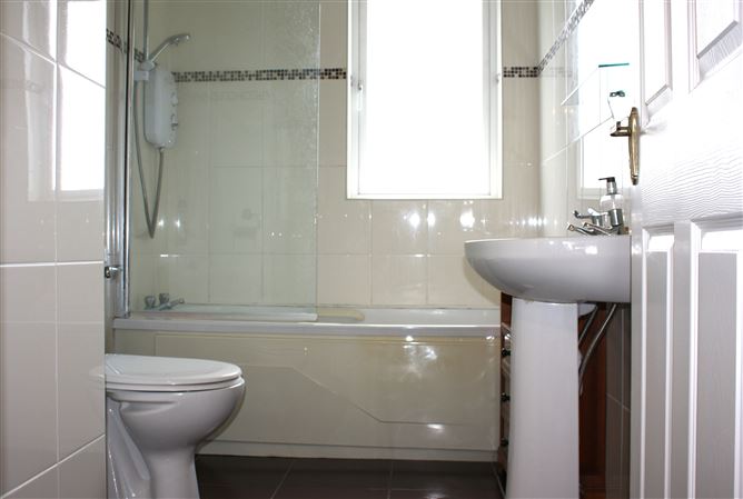11 Costa Na Mara, Oranmore, Galway