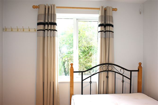 11 Costa Na Mara, Oranmore, Galway