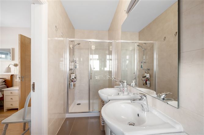 37 Laburnum Avenue, Forest Hill, Carrigaline, Cork