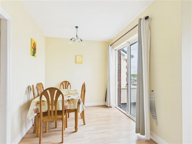 Photo 6 of 11 — 520 Kilkee Bay Apartments, Kilrush Road, Kilkee, Co. Clare.