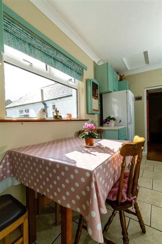 Johnstown, Hollywood, Wicklow
