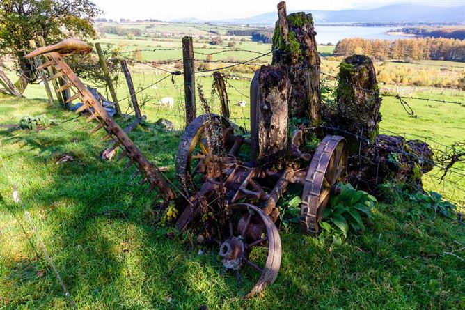 Johnstown, Hollywood, Wicklow