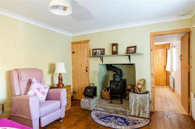 Johnstown, Hollywood, Wicklow