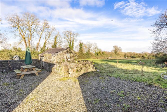 The Three Bears Cottage, Seneschalstown, Beauparc, Navan