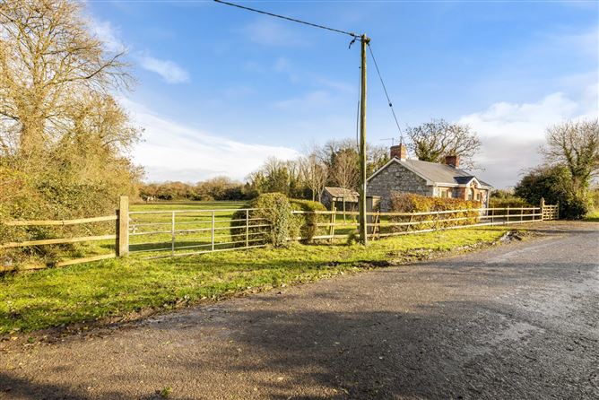 The Three Bears Cottage, Seneschalstown, Beauparc, Navan