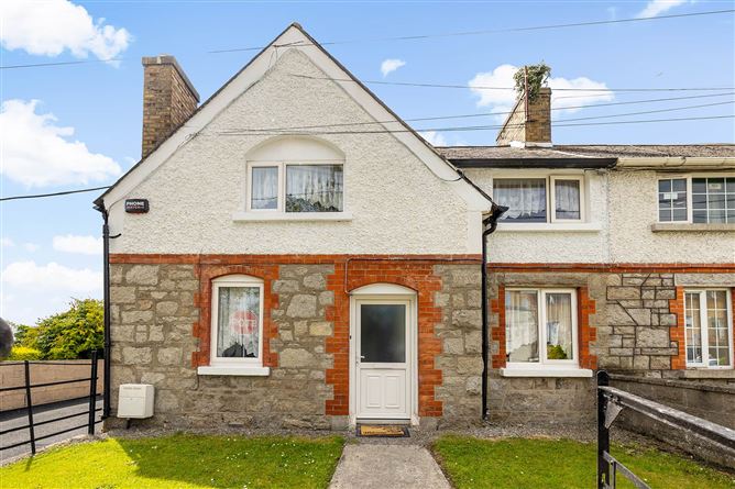 1 Woodfarm Cottages, Old Lucan Road, Dublin 20, County Dublin