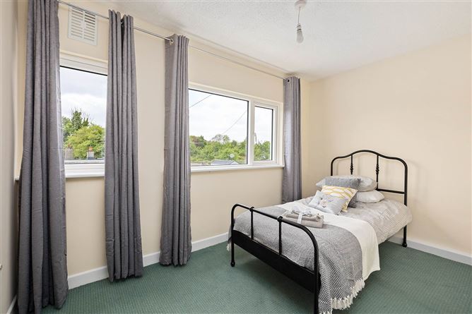 1 Woodfarm Cottages, Old Lucan Road, Dublin 20, County Dublin
