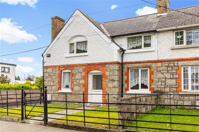 1 Woodfarm Cottages, Old Lucan Road, Dublin 20, County Dublin