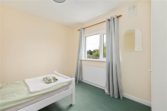 1 Woodfarm Cottages, Old Lucan Road, Dublin 20, County Dublin