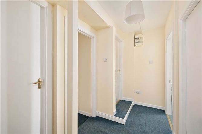 1 Woodfarm Cottages, Old Lucan Road, Dublin 20, County Dublin