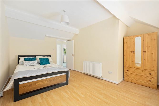 1 Woodfarm Cottages, Old Lucan Road, Dublin 20, County Dublin