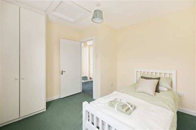 1 Woodfarm Cottages, Old Lucan Road, Dublin 20, County Dublin