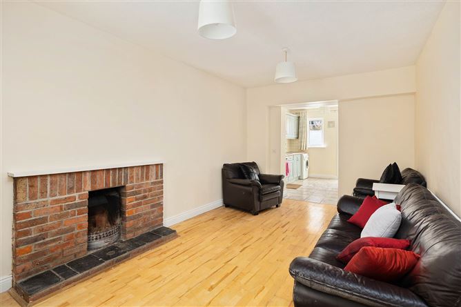 1 Woodfarm Cottages, Old Lucan Road, Dublin 20, County Dublin