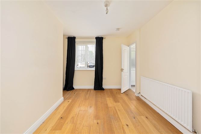 1 Woodfarm Cottages, Old Lucan Road, Dublin 20, County Dublin