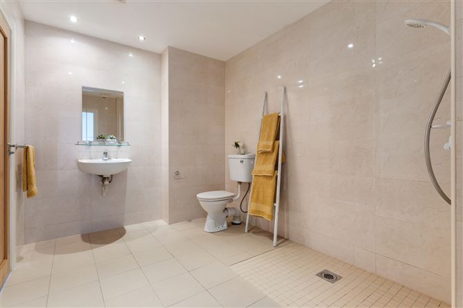 12 Brennanstown Avenue, Cabinteely, Dublin 18