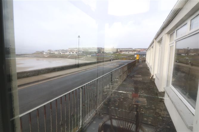 8 The Thomond, Strand Line, Kilkee, Clare