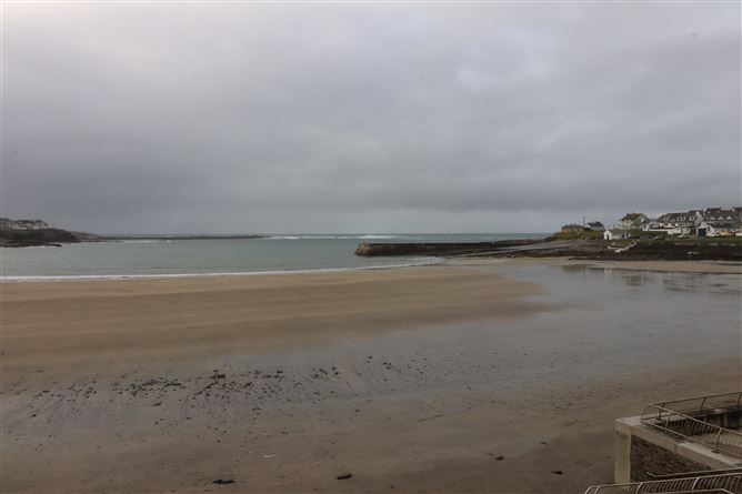 8 The Thomond, Strand Line, Kilkee, Clare