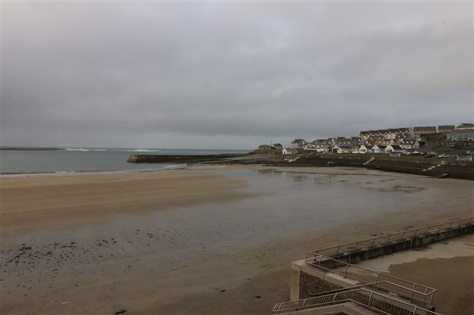 8 The Thomond, Strand Line, Kilkee, Clare