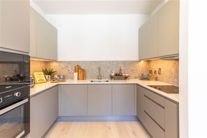 https://photos-a.propertyimages.ie/media/1/4/1/4765141/7d10e900-382c-4108-98ce-4b8e66933887_l.jpg