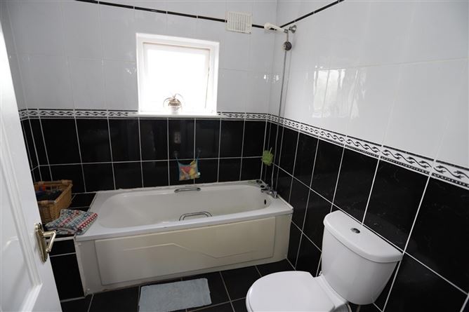 43 Carraig Geal, Loughrea, Co. Galway