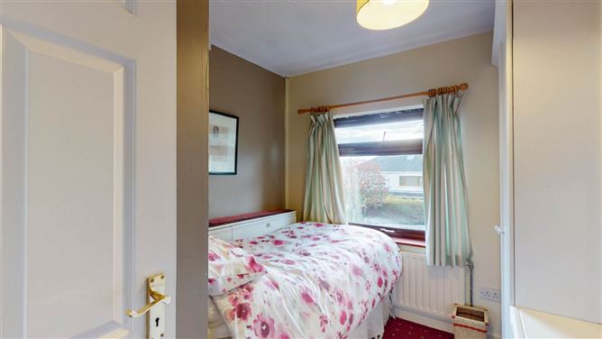 15 Vale View Lawn, Cabinteely, Dublin 18