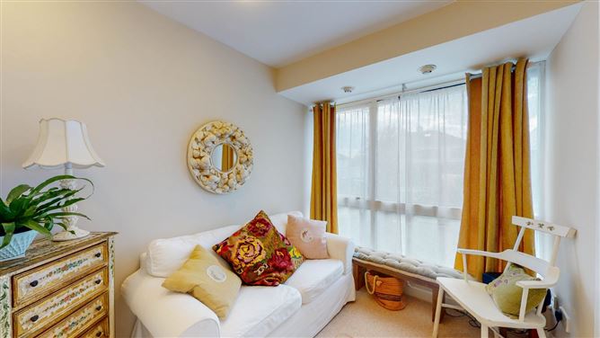 15 Vale View Lawn, Cabinteely, Dublin 18