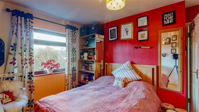 15 Vale View Lawn, Cabinteely, Dublin 18