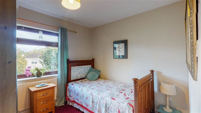 15 Vale View Lawn, Cabinteely, Dublin 18