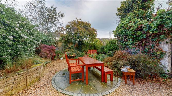 15 Vale View Lawn, Cabinteely, Dublin 18