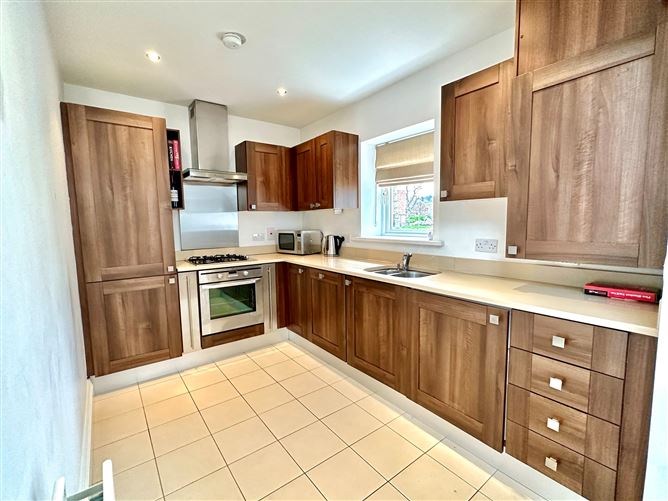 8 Coach House Square, Ballintyre Hall, Ballinteer, Dublin 16
