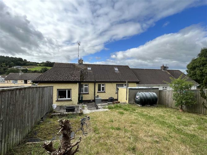 52 Pinewood Drive, Clonmel, Co. Tipperary P F Quirke & Co Ltd