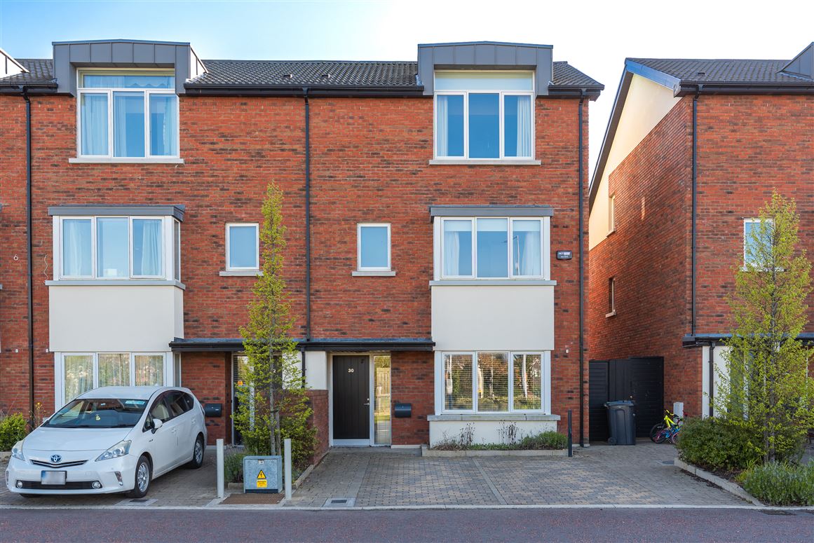 30 Larkfield Way, Leopardstown, Dublin 18
