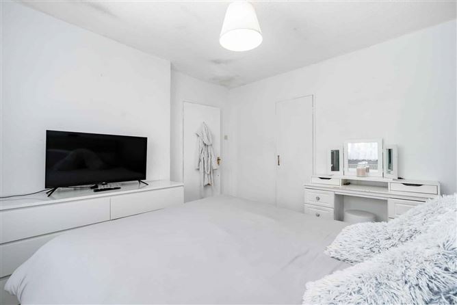 Photo 18 of 27 — 215 Virginia Heights, Tallaght, Dublin 24