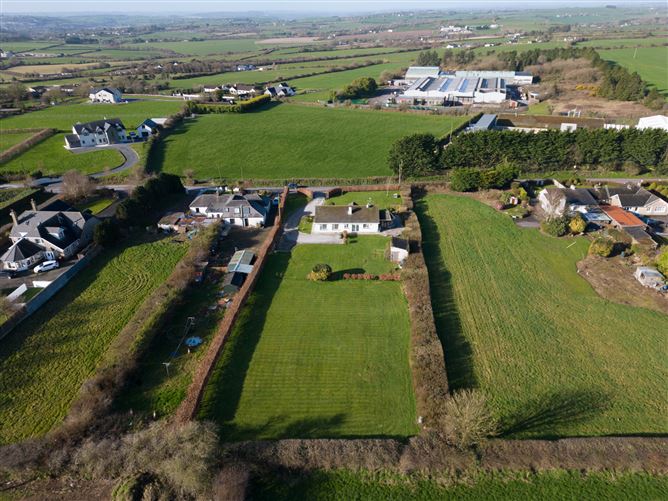 Burkes Lane, Ballinvriskig, Whites Cross, Co. Cork