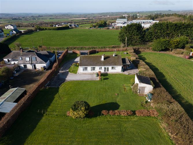 Burkes Lane, Ballinvriskig, Whites Cross, Co. Cork