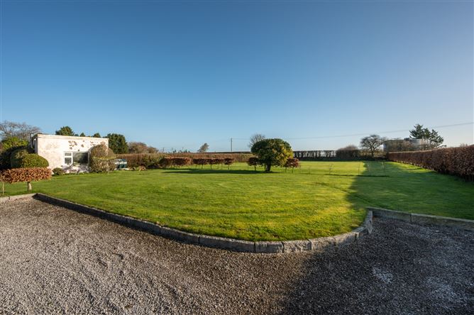 Burkes Lane, Ballinvriskig, Whites Cross, Co. Cork