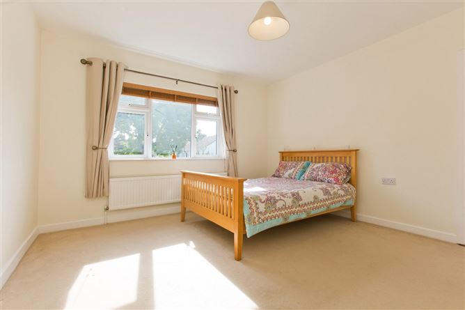 48 Sycamore Road, Dundrum, Dublin 16