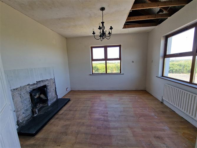 Rehy West, Cross, Carrigaholt, Co. Clare DNG O'Sullivan Hurley