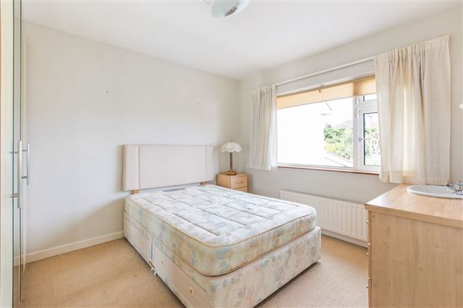 27 Foxrock Court, Foxrock, Dublin 18