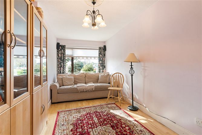 27 Foxrock Court, Foxrock, Dublin 18