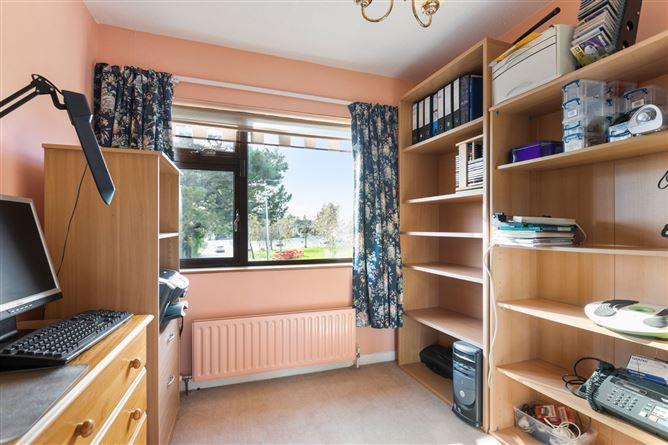 27 Foxrock Court, Foxrock, Dublin 18