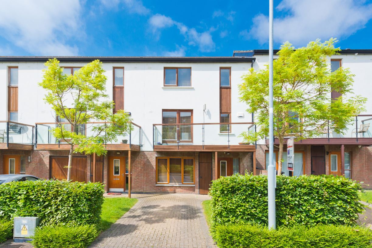 8 Hunters Crescent, Hunters Wood, Ballycullen, Dublin 24