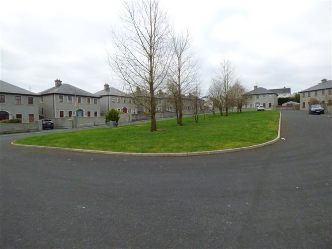 16 Lakeview, Mayfield, Claremorris, Mayo