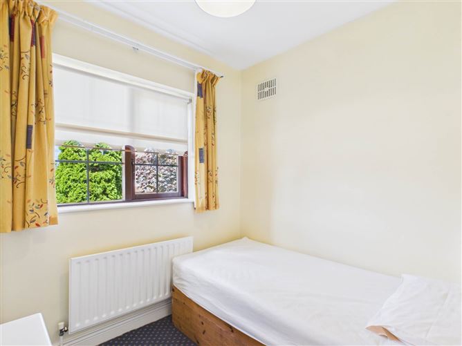 15 College Gardens, Granby Row, Carlow, County Carlow