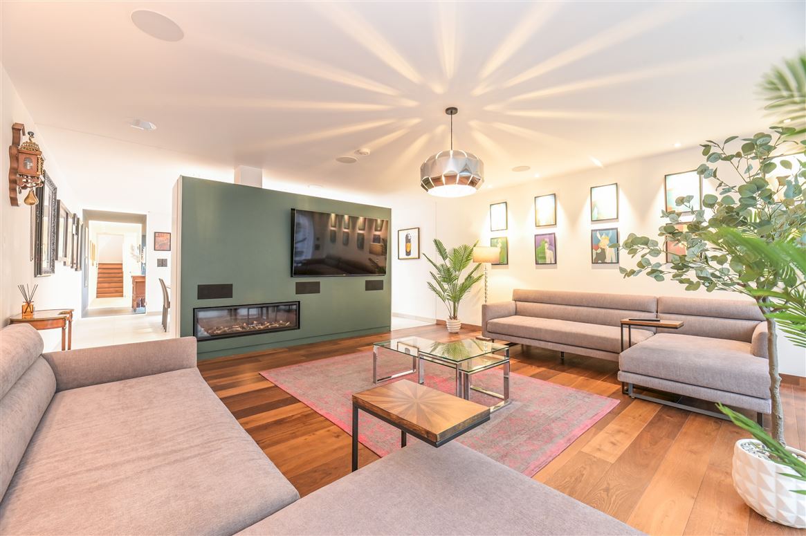 A Refined Dwelling,Chessington,Greater London,United Kingdom