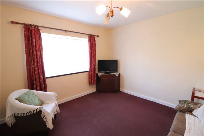 Photo 5 of 41 — 38 Glenanaar ave, Woodview Park, Caherdavin, Limerick
