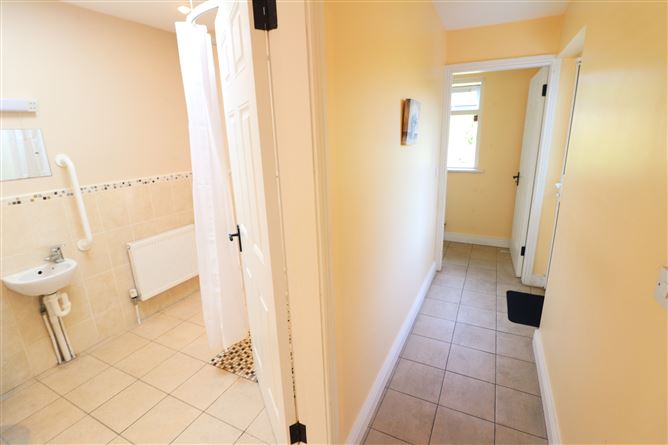Photo 21 of 41 — 38 Glenanaar ave, Woodview Park, Caherdavin, Limerick