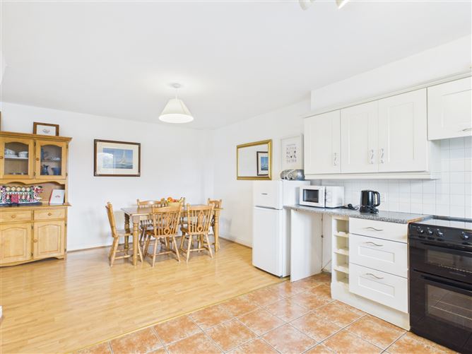 2C Moore Bay, Kilkee, Co. Clare