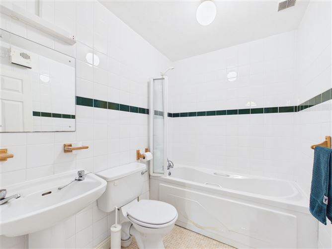 2C Moore Bay, Kilkee, Co. Clare